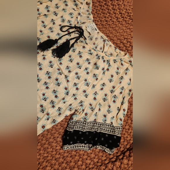 Top - Picture 3 of 3